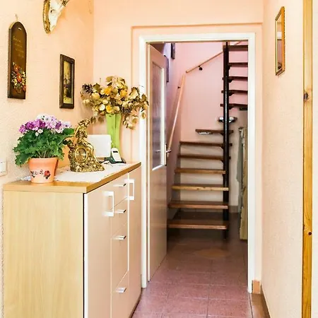 Country house Pocitniska Hisa Pologar