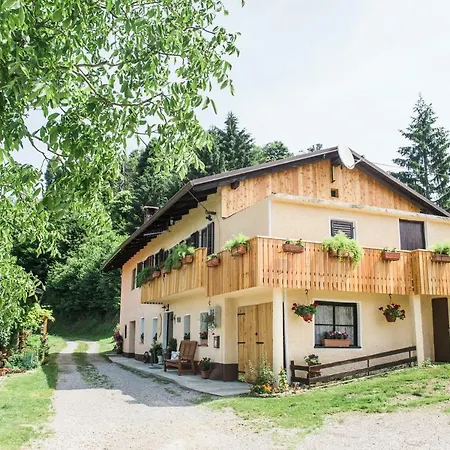 Pocitniska Hisa Pologar Country house